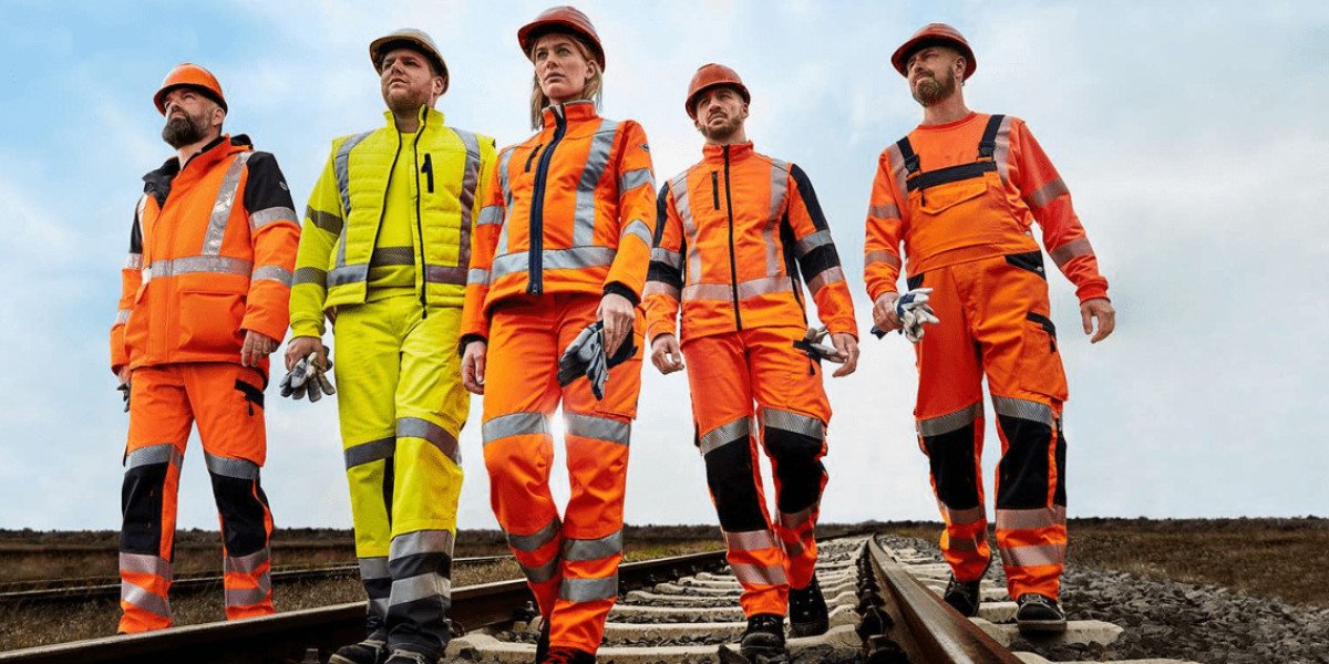 How to Choose the Right Construction Work Outfits for Safety, Comfort, and Productivity