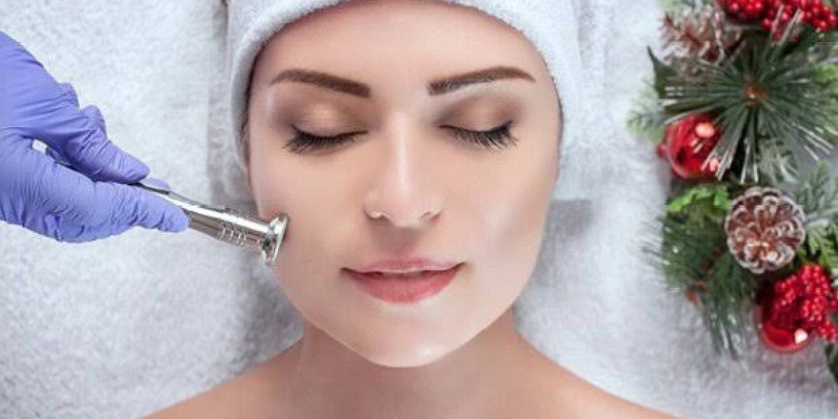 Skin Booster vs Dermal Fillers: Understanding the Key Differences