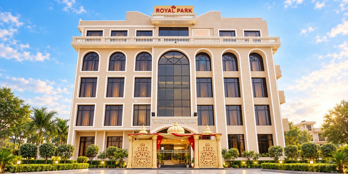 Comfortable Stay at a Business Hotel in Indirapuram