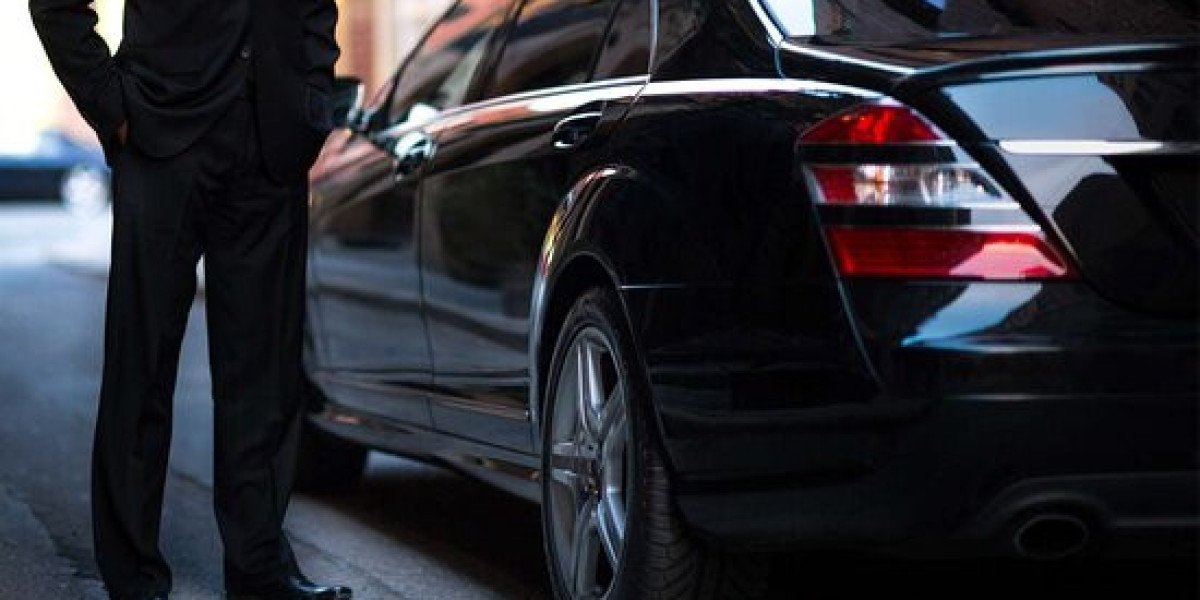 When Is a Limo Service the Right Choice for Your Philadelphia Airport Trip?