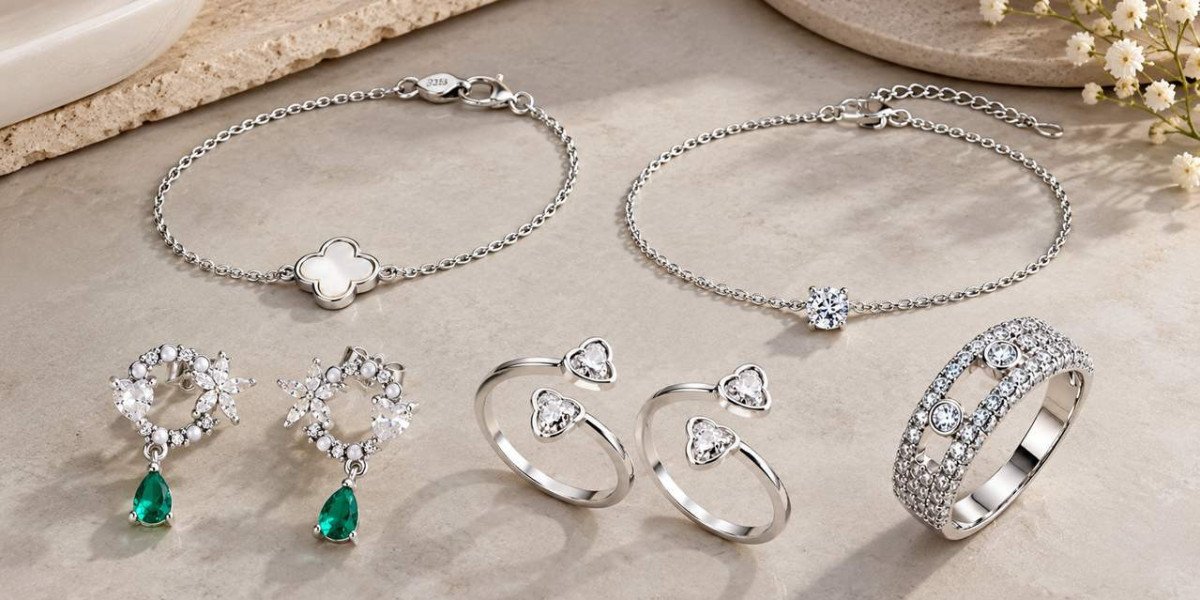 Silver Jewellery: How to Style Silver With Different Outfits, Colours and Occasions
